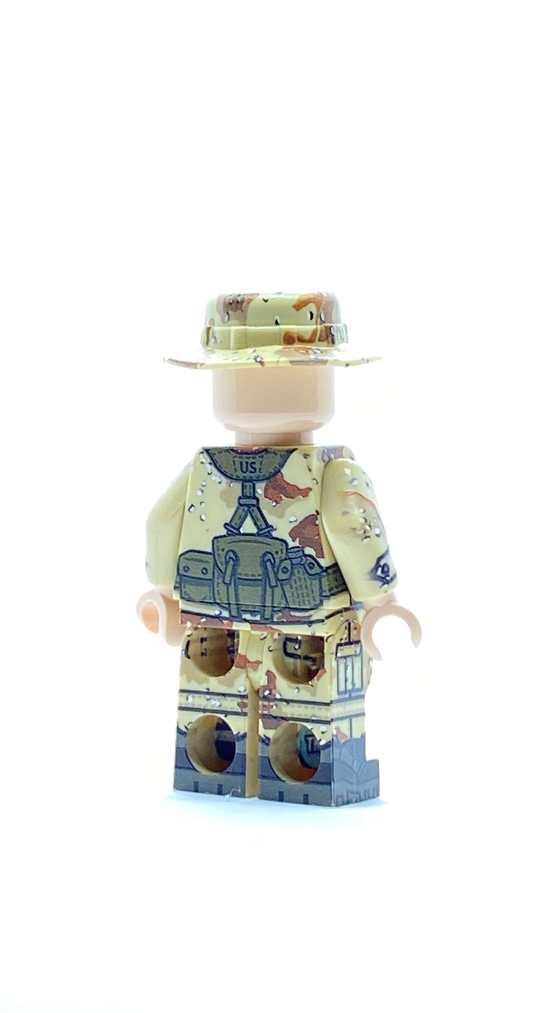 TRI-color soldier with bonnie hat
